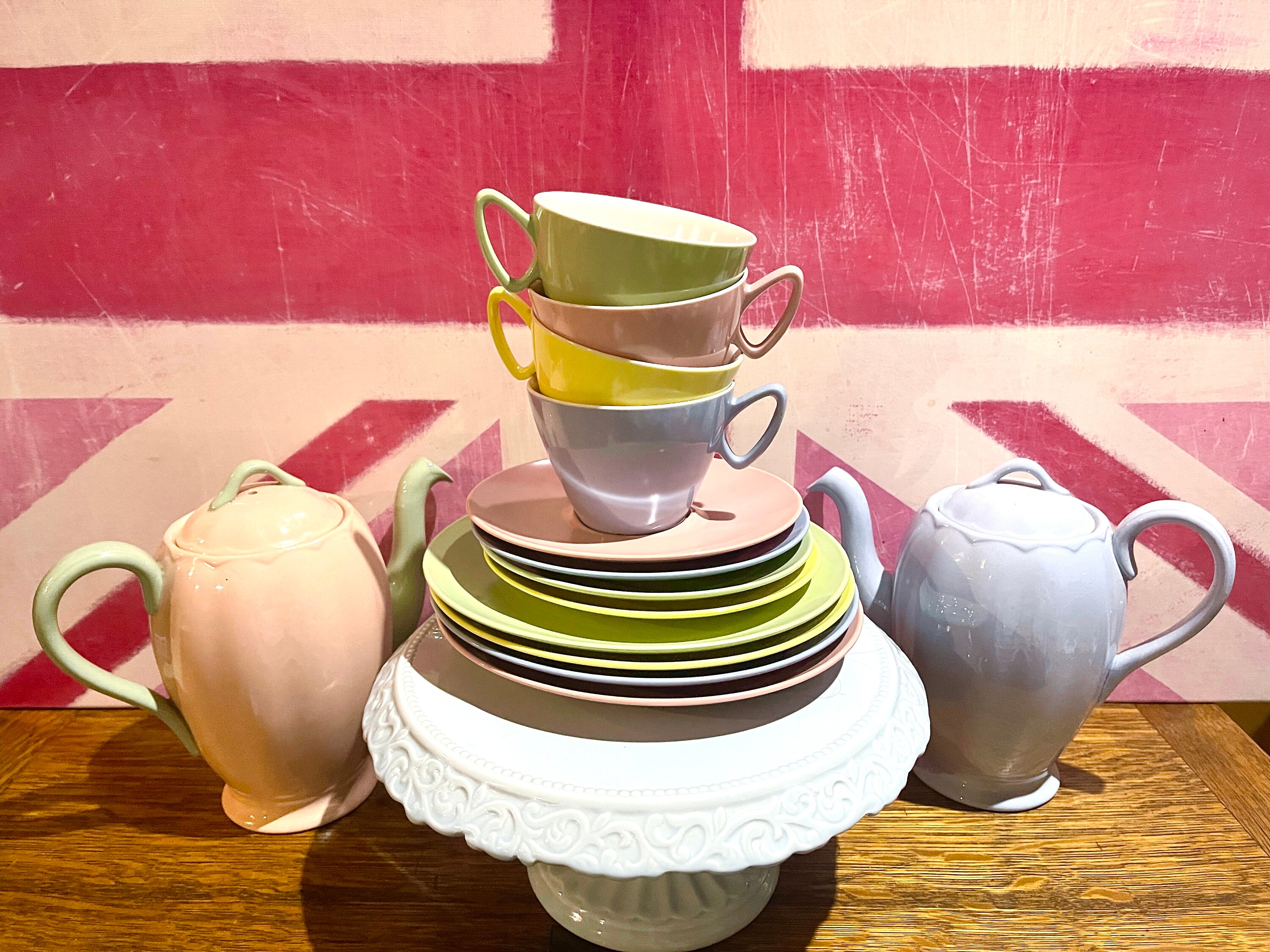 Gaydon Melmex Harlequin Melamine 12-Piece Plastic Picnic Set