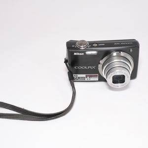 Nikon Coolpix S630 12.0MP Digital Camera - Black w/ Box & Memory Card
