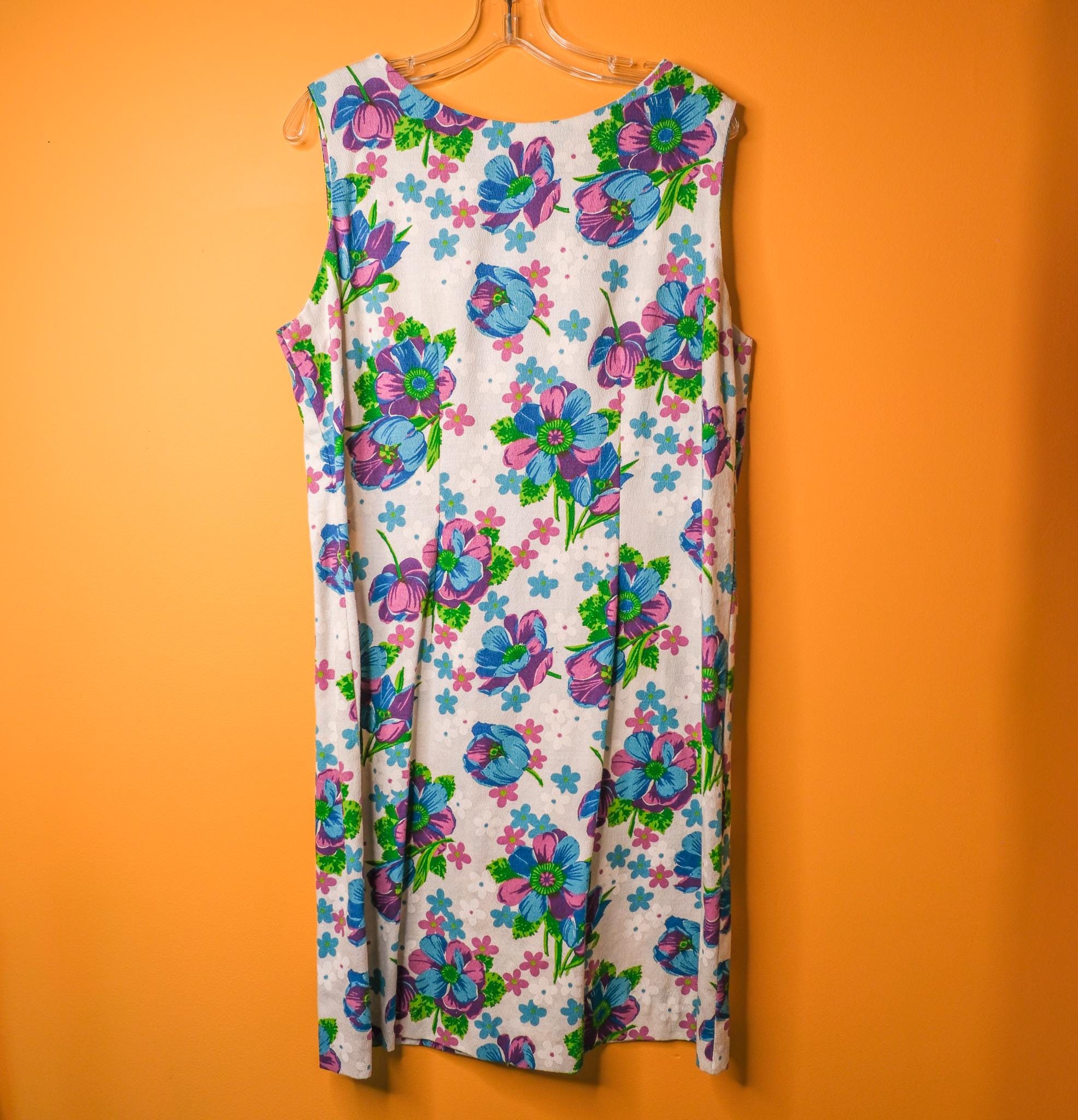 open lace back dress Groovy Flower Power Hippie Daisies 70s T-Shirt Dress, Retro Pink, Gree –  Kate McEnroe New York main image 0