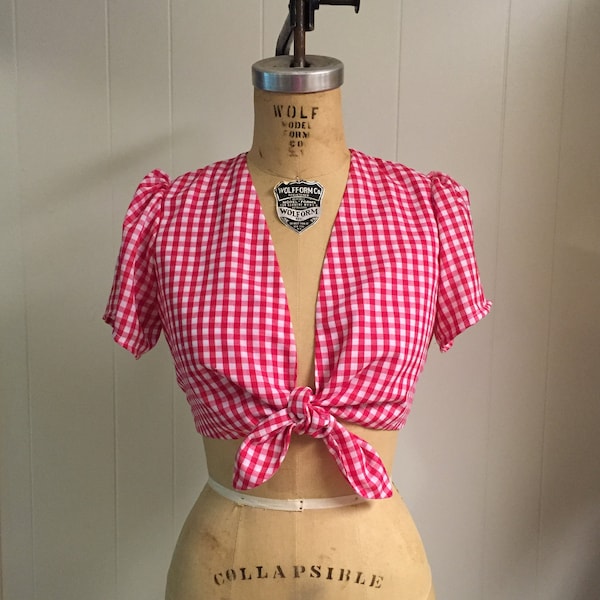 Lola Retro Vintage Women's Tie Top - Estampado de cuadros Gingham rojo y blanco - Hecho a pedido