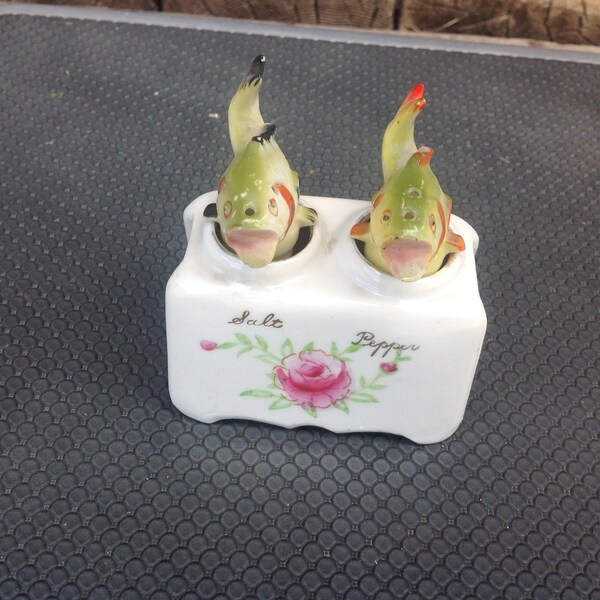 Nodder Salt and Pepper Shakers Etsy