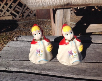 Red Ridinghood salt and peppet