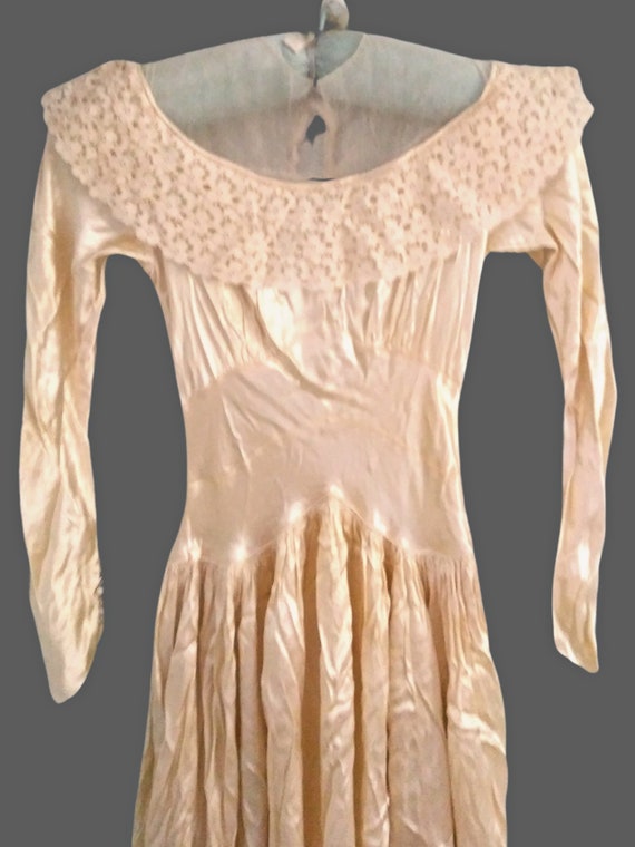 Hyntecia Satin Gown Champagne