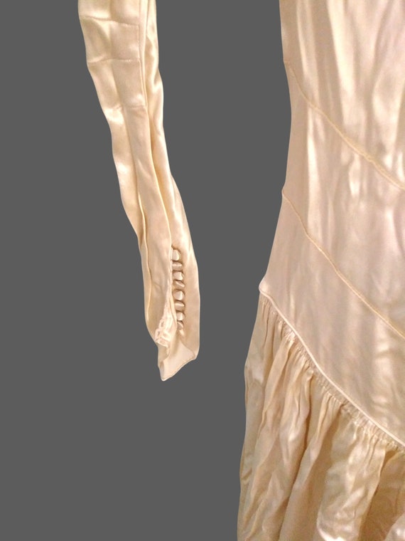 Hyntecia Satin Gown Champagne