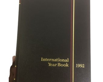 Vintage International Colliers Hardcover Yearbook 1992