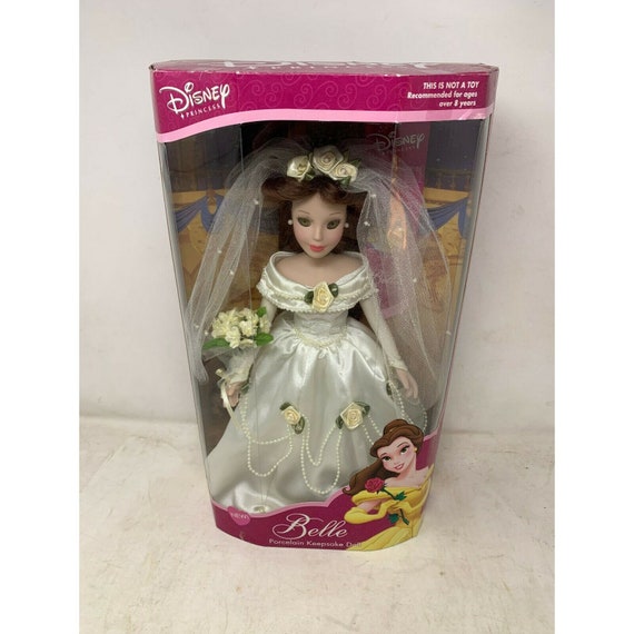 Poupée Belle et la bete tenue magique de princesse MATTEL