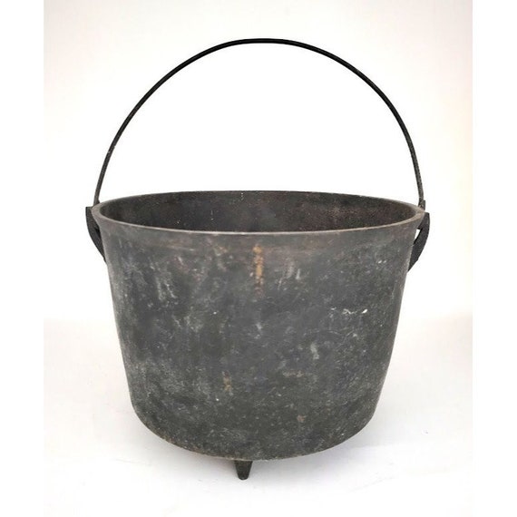 Vintage Cast Iron Pot With Handle 8 Quart Some Patina Etsy