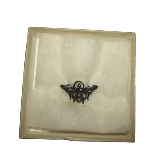 Small Vintage Silver Tone Bee Pin/Brooch with Blu… - image 3