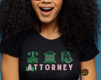 Camiseta Pretty Soror Attorney / Camisa de abogado graduado de la Facultad de Derecho con temática de hermandad / Primera camiseta verde rosa más fina / Regalo de parafernalia de hermana de línea
