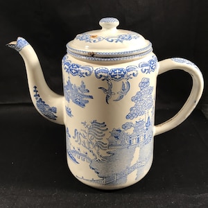 Vintage Blue Willow English Enamelware Metal Coffee Pot c.1930&#39;s