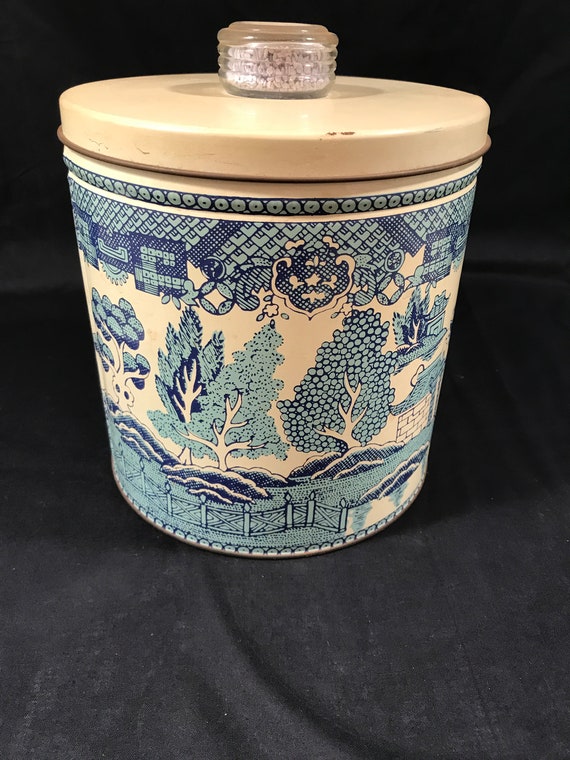 【1950s USA vintage】BLUE MAGIC KAN 缶 アメリカ 1960s Blue Willow Litho Print Blue Magic Krispy Kan Cracker