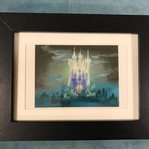 Carte postale Disney encadrée et emmêlée 6 x 20 cm Cendrillon 1950 Illustration par Mary Blair