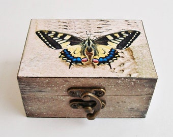 Butterfly rings box, Jewelry Box, Rustic wedding, Ring bearer, Wooden ring box, Ring holder, wedding Box for rings, Butterfly wedding