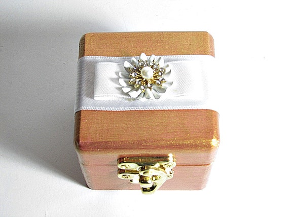 gold ring box