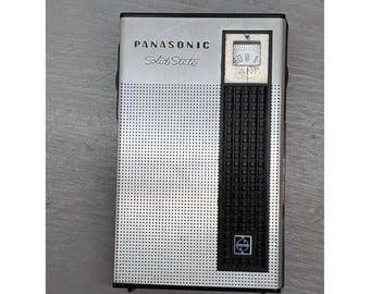Panasonic R-1038 Solid State 7-Transistor AM Radio Black Silver Japan Untested
