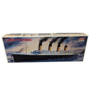 Academy Minicraft RMS Titanic 1:350 Scale (30.24&quot;) #1405 Model New Open Box