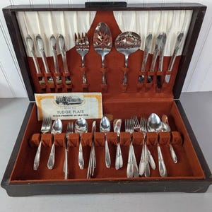 51PC Set 1946 Tudor Plate Oneida Community Queen Bess II Silverplate Silverware