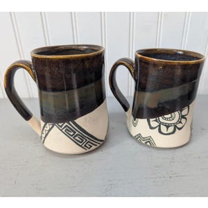 Set of 2 Studio Pottery Artisan Mugs Brown Bronze Sgraffito #18 4.5"