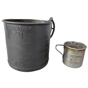 Vtg Aluminum Measuring Cup Set 4 Cup & 1 Cup Heavy Duty Kitchen Rustic Farmhouse