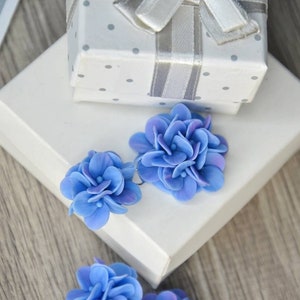 Pendientes colgantes de hortensias azules