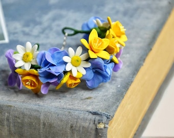 Floral bracelet, yellow and blue