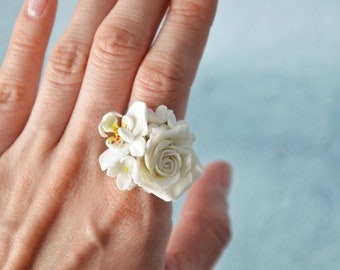 White flowers ring, blossome ring