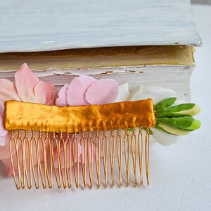 Floral hair comb image 9