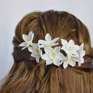 Floral headpiece, white headpiece, bridal hair image 4