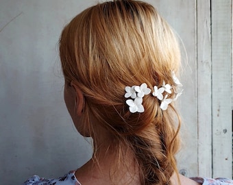 Wedding hair pins, hydrangea hair pins, white flowers hair pins