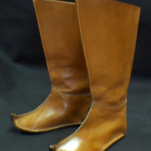 Mongolian boots