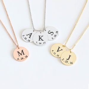 Personalisierte Initial Halskette Minimalistische Familie benutzerdefinierte Datum Halskette Perfektes feierliches Jahrestagsgeschenk für Mutter IN-MD20