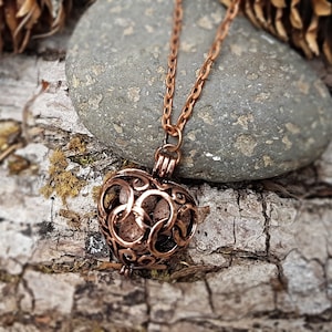 Encircling diffuser necklace