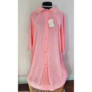 NWT Vanity Fair Peignoir Lingerie Nylon Lace Lightweight Button Pink Robe Sz 38