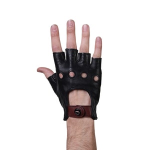 Altezzoso Munro Black Fingerless Leather Driving Gloves for Men