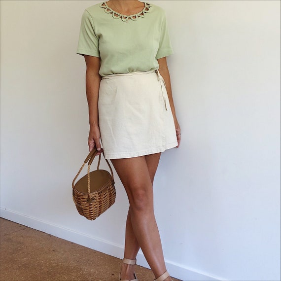 Vintage 90s pastel green tee - detailed cut out c… - image 1