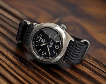 LV1-ARFIXE-Z „Schwarzes Zifferblatt, 20 ATM wasserdicht, Saphirglas, ZULU Strap“ NH36 Automatik Japan Made Armbanduhr LEVEL7