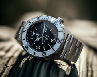 LV1-ARSBK-WH „Schwarzes Zifferblatt, Double Dome Crystal, 20ATM Wasserdichtigkeit, Stahlarmband“ NH36 Automatik Japan Made Armbanduhr LEVEL7