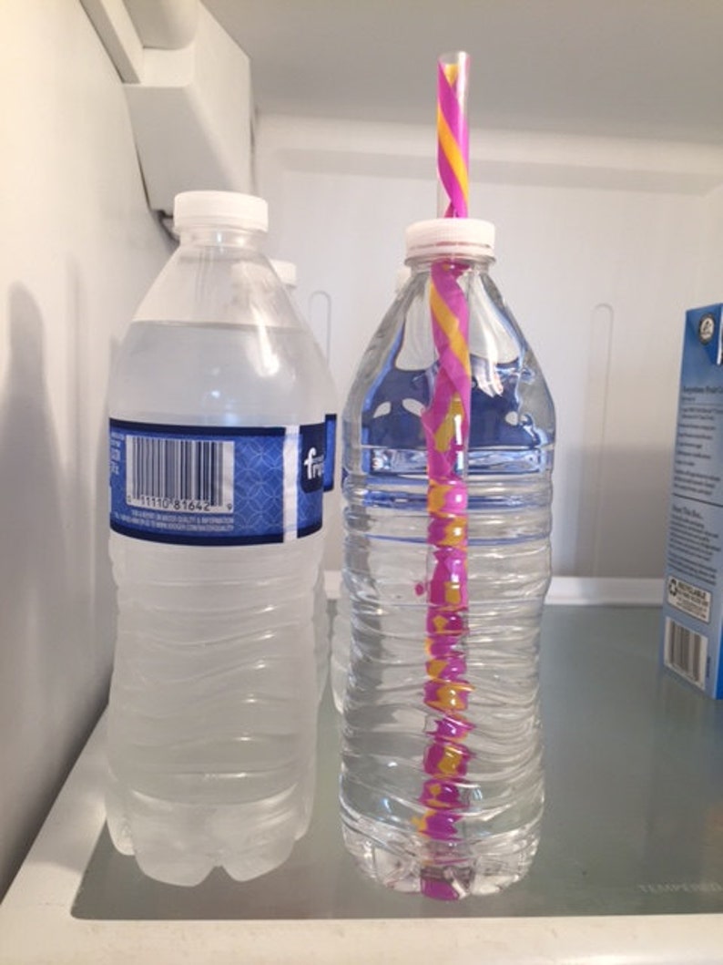 Keep in the fridge for grab & go sipping! Great for kids. No mess No stress!