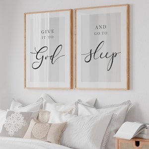 Dáselo a Dios y vete a dormir Juego de 2 impresiones de arte de pared, decoración de dormitorio sobre la cama, estilo hogareño con tipografía minimalista de granja