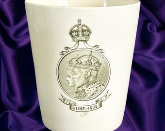 King Edward VII commemorative 1902 Coronation Dinner beaker, cup by Royal Doulton