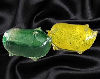 Eamonn Vereker hand blown vintage studio glass stylised yellow and green pig figurines