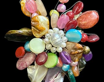 Vintage early 2000s multi-gem wired brooch with freshwater pearl centre