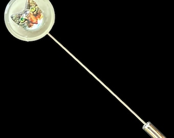 Upcycled cat cabochon vintage 1960s silver tone pearly button stick pin