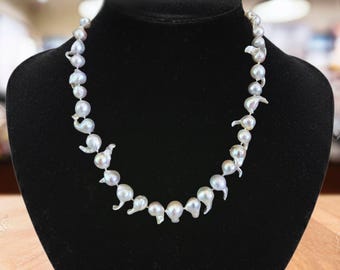 1950s vintage rare blue-grey genuine baroque natural pearl necklace 14k white gold catch