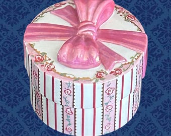 Vintage Ardleigh Elliott Porcelain Music Box: A Mother's Love Heirloom