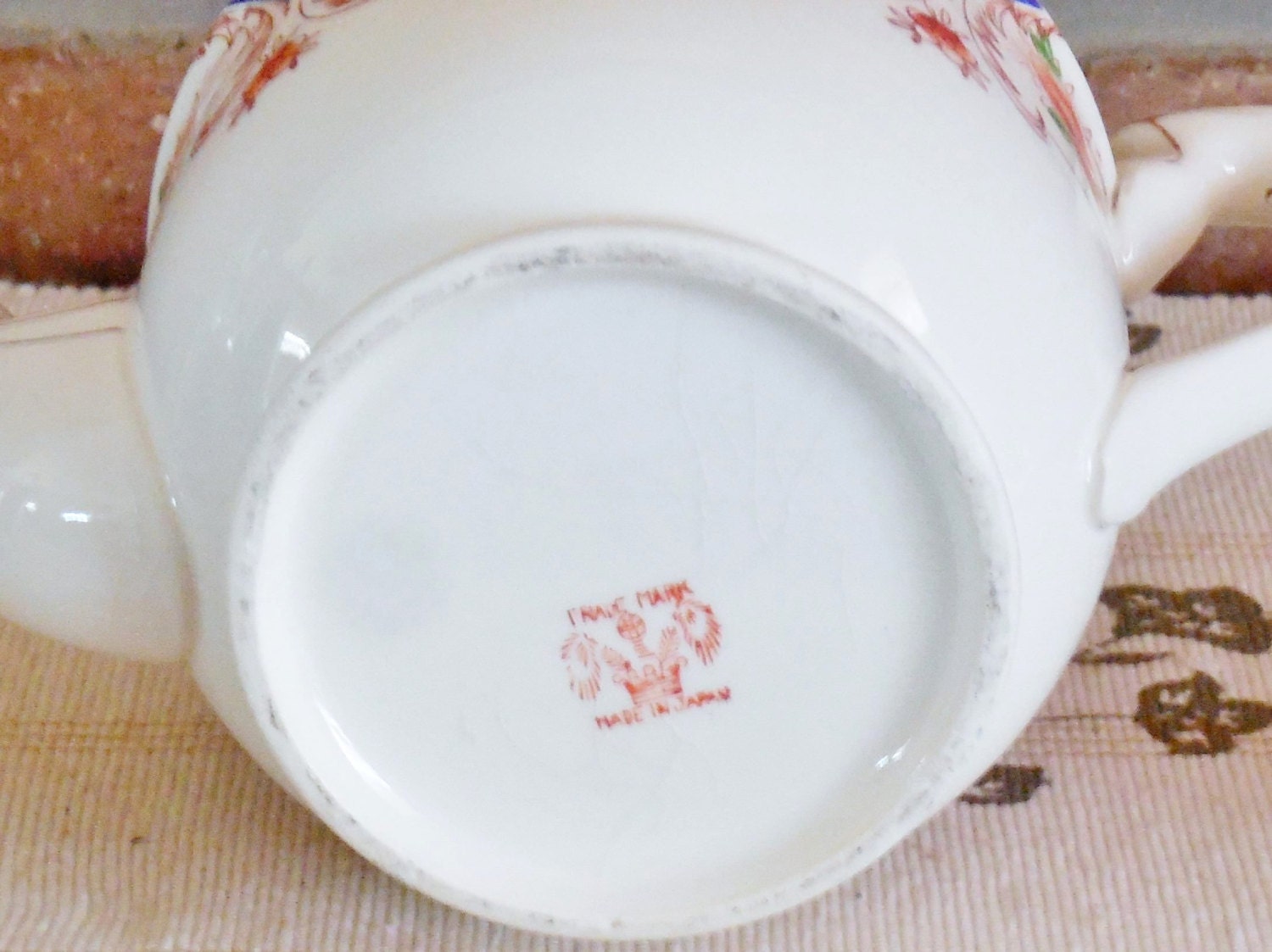 Japanese mid century Imari style fine china teapot backstamp 'Trade
