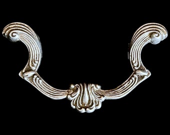 Art Deco era heavy zinc alloy single drawer pull, cabinet handle