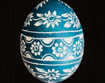 Pysansky vintage Ukrainian blue and white hand painted real eggshell hen egg