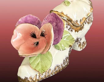Vintage 1960s porcelain ornate ladies shoe trinket ring box with lid pansy flower detail