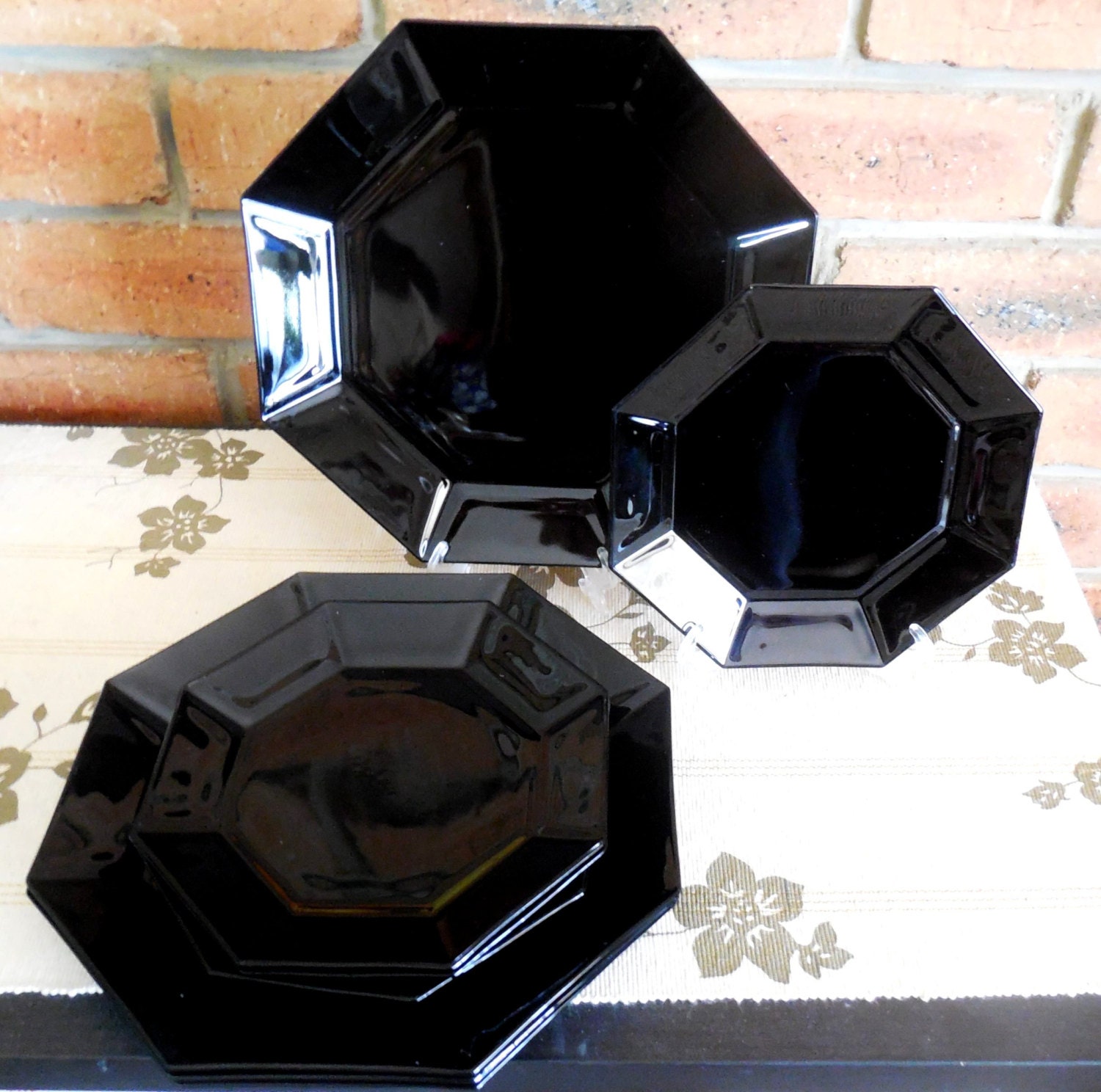 Arcoroc black glass Octime octagonal 4 side plates and 4 dinner plates